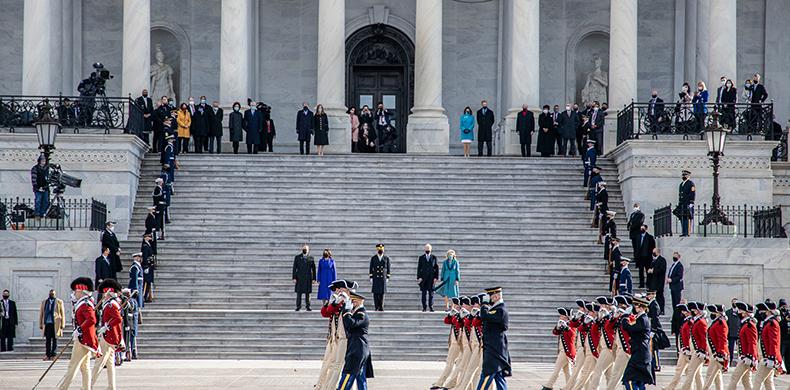 来自3d U的士兵.S. 第59届总统就职典礼在华盛顿举行,...